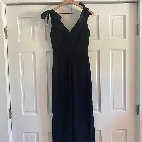 Lilly Pulitzer Elegant Black Jumpsuit with Bow Details - Picture 2 of 5